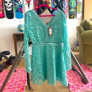 Boohoo Long sleeved Lace Dress